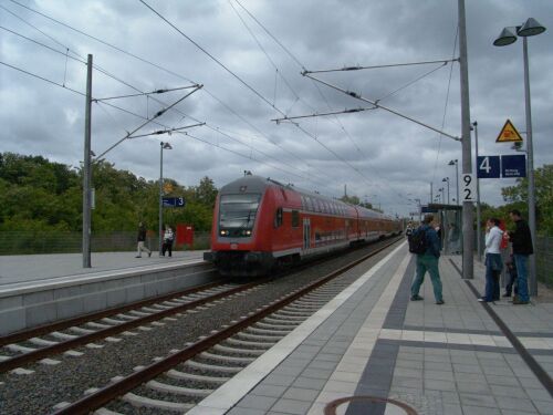 stadtauswärstfahrender Zug, 2006